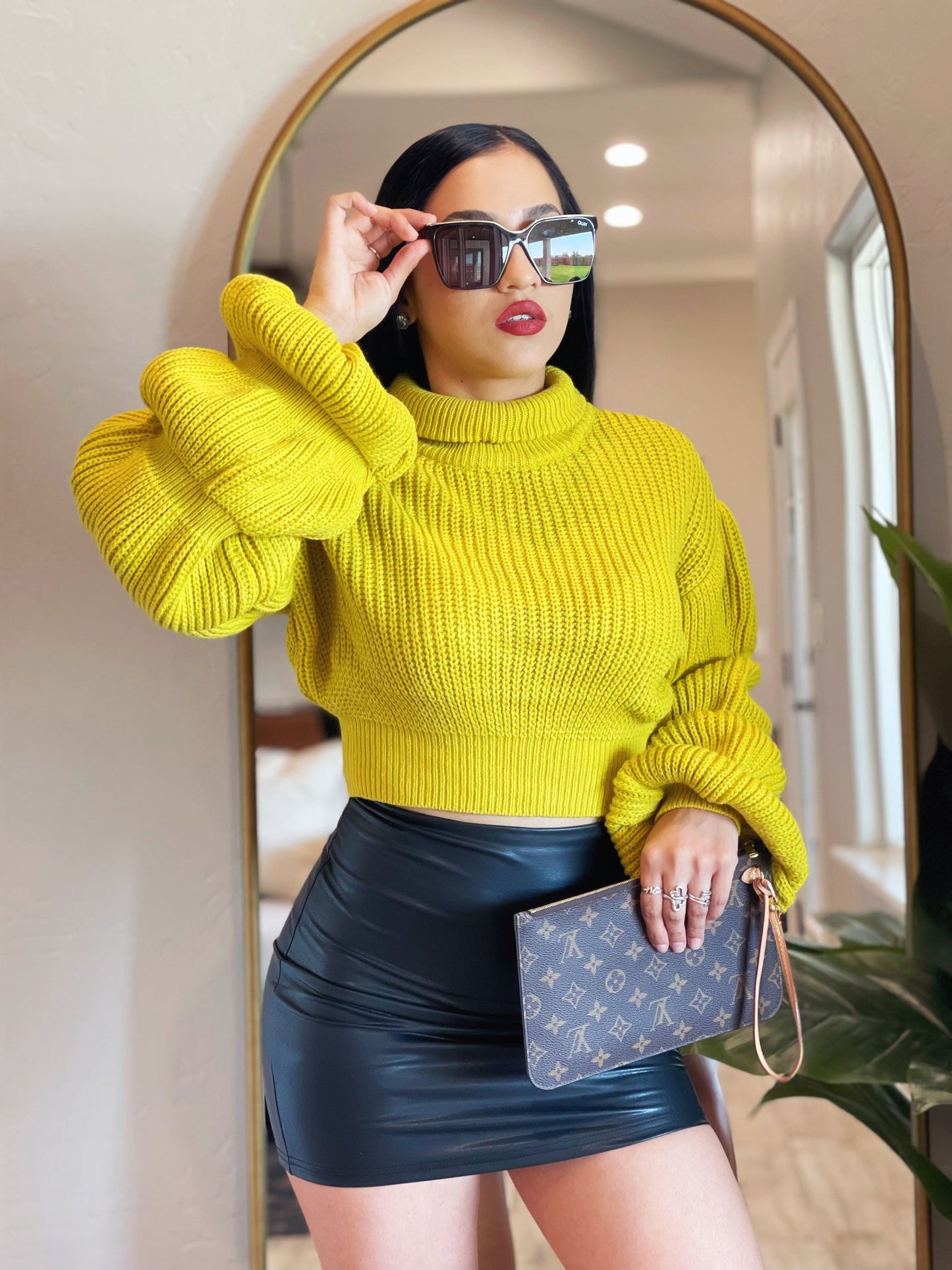 Puff crop sweater